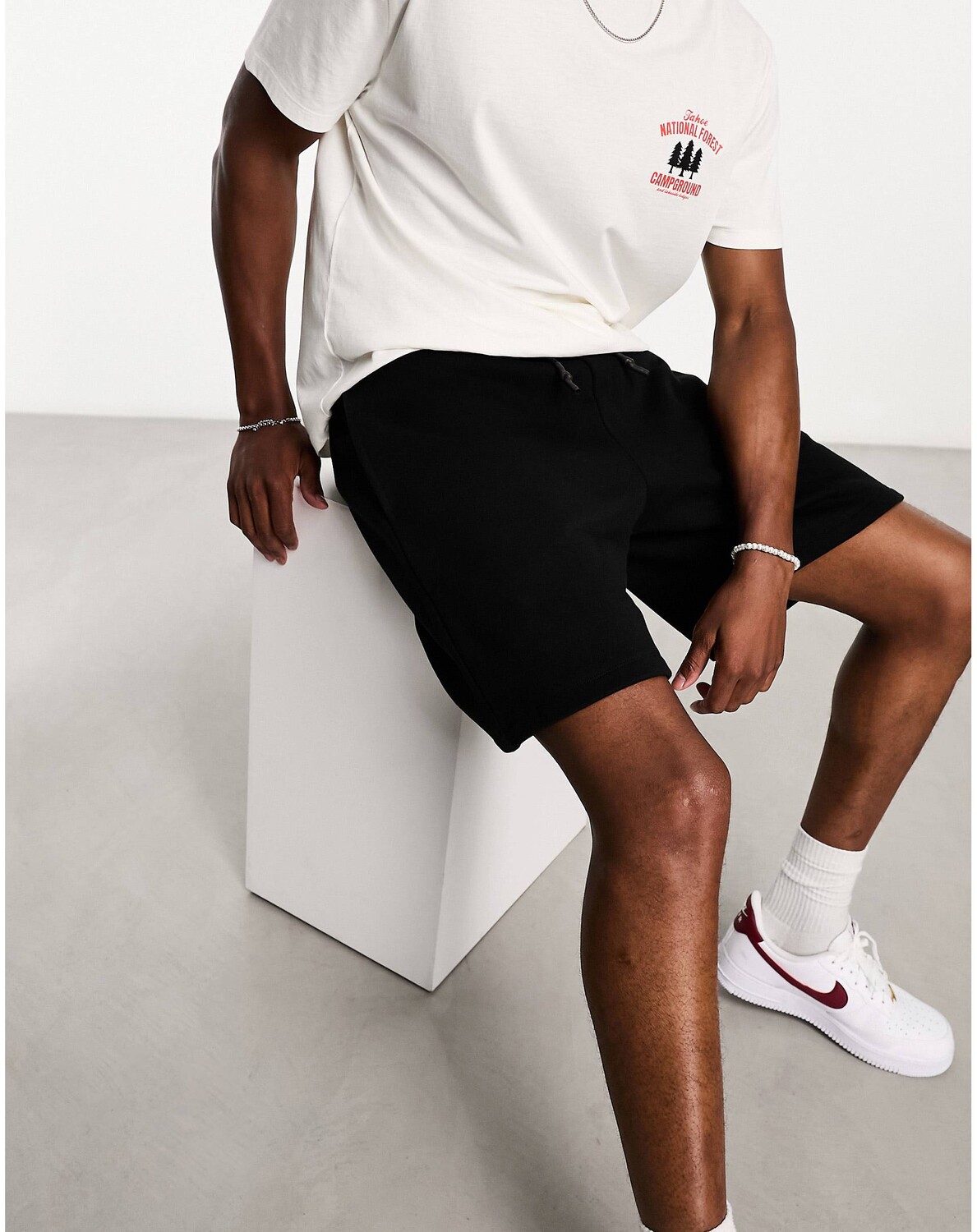 

Черные шорты свободного кроя из плотного джерси ASOS DESIGN