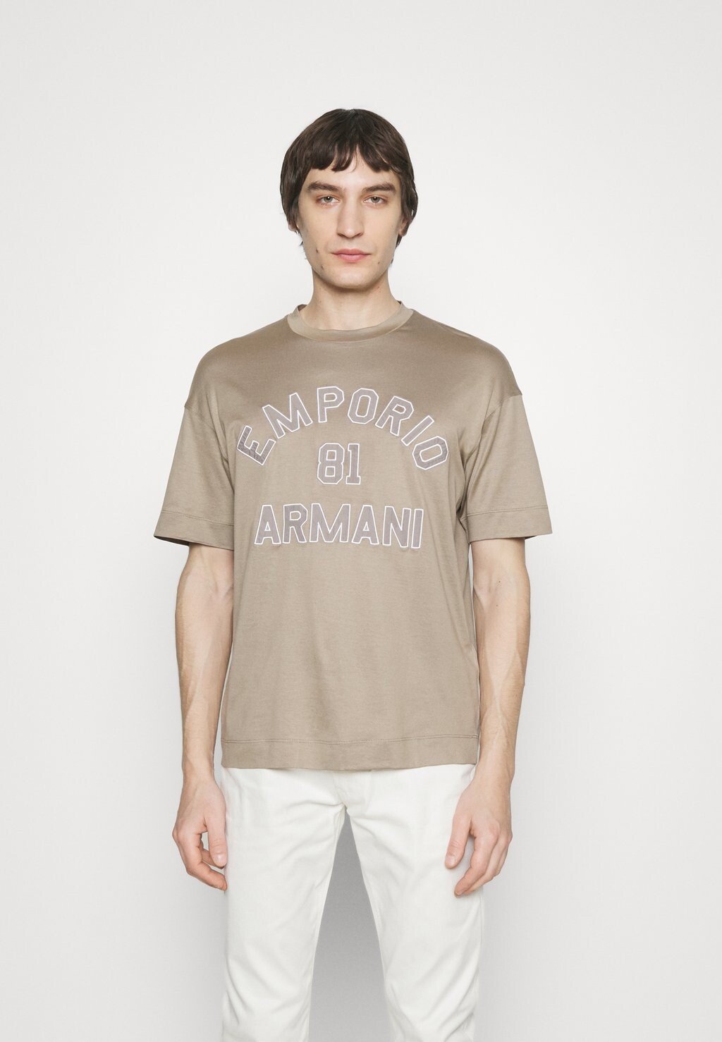 

Футболка с принтом Emporio Armani, коричневый