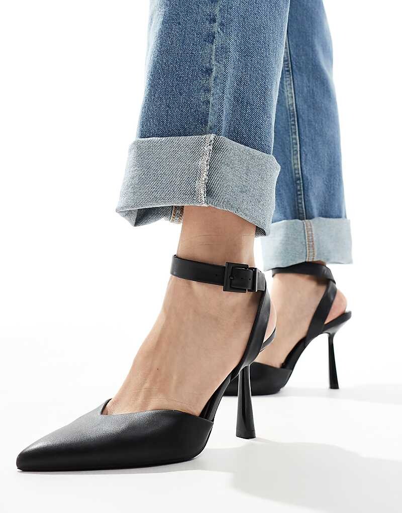 

Черные туфли-лодочки на каблуке с ремешком на щиколотке Bershka