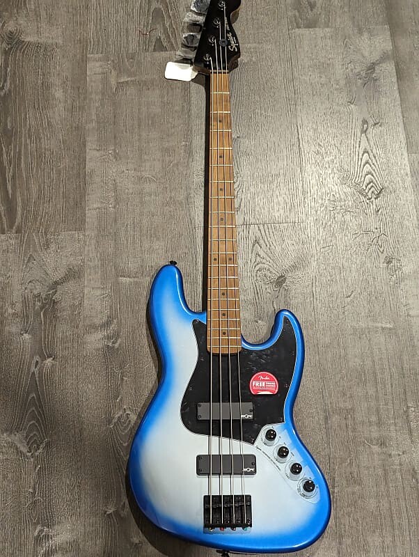 

Басс гитара Squier Contemporary Active Jazz Bass HH Sky Burst Metallic