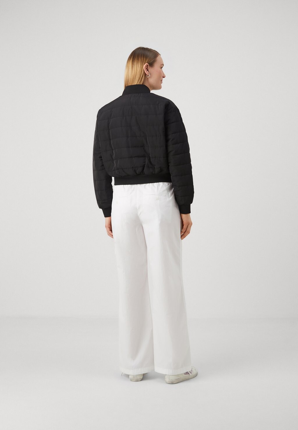 

Легкая куртка Quilted Calvin Klein, черный