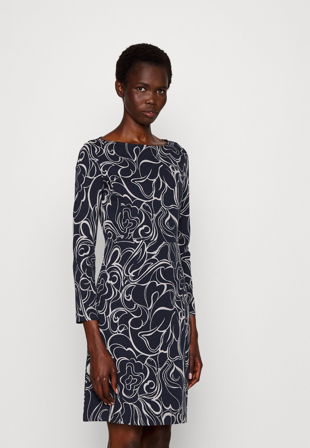 

Платье из джерси WEEKEND MaxMara, темно-синий