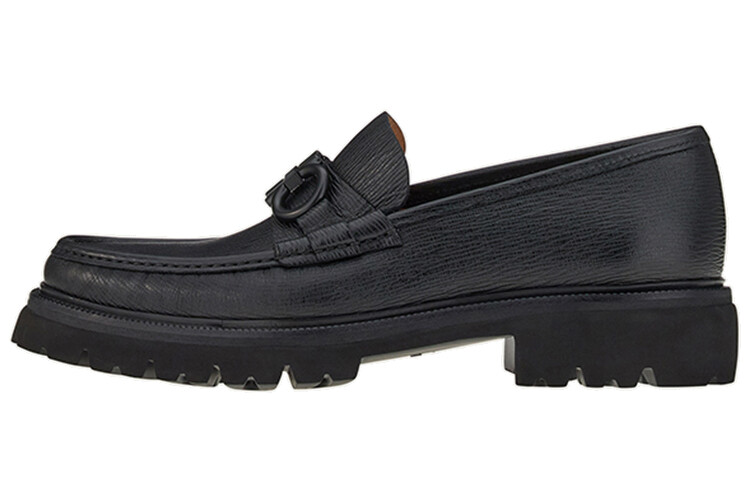 

Туфли женские низкие Ferragamo, черный