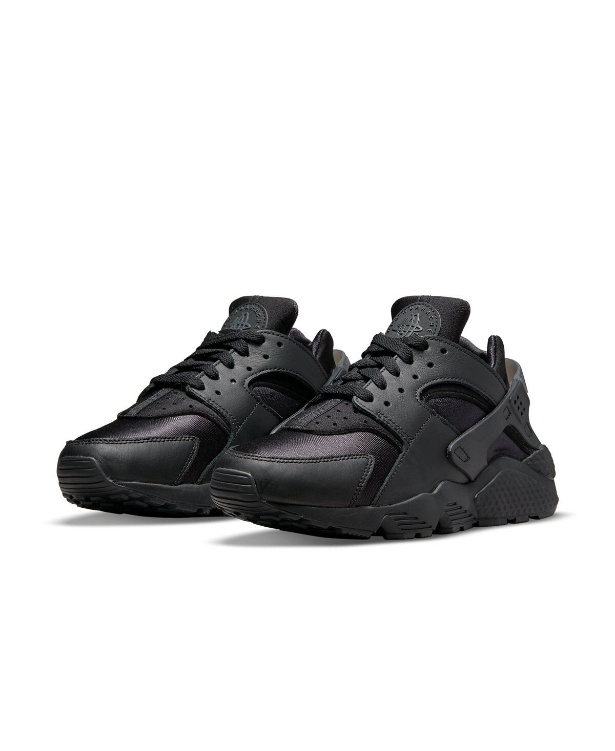 

Женские повседневные кроссовки Air Huarache Run от Finish Line Nike, черный