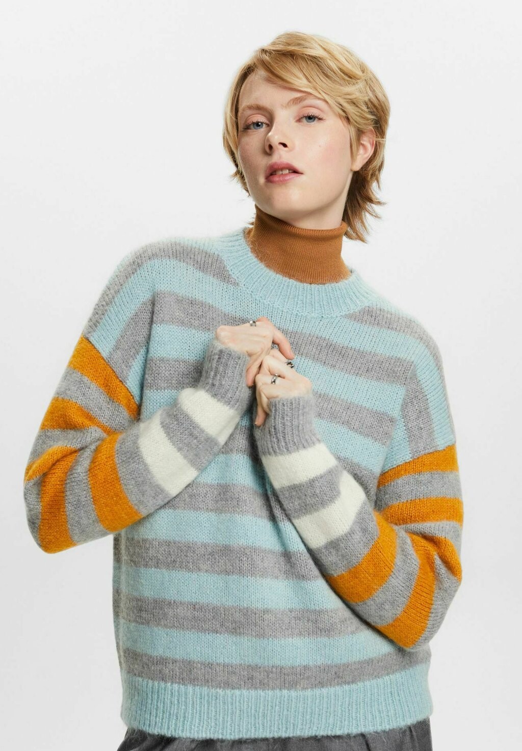 

Свитшот Esprit, цвет medium grey
