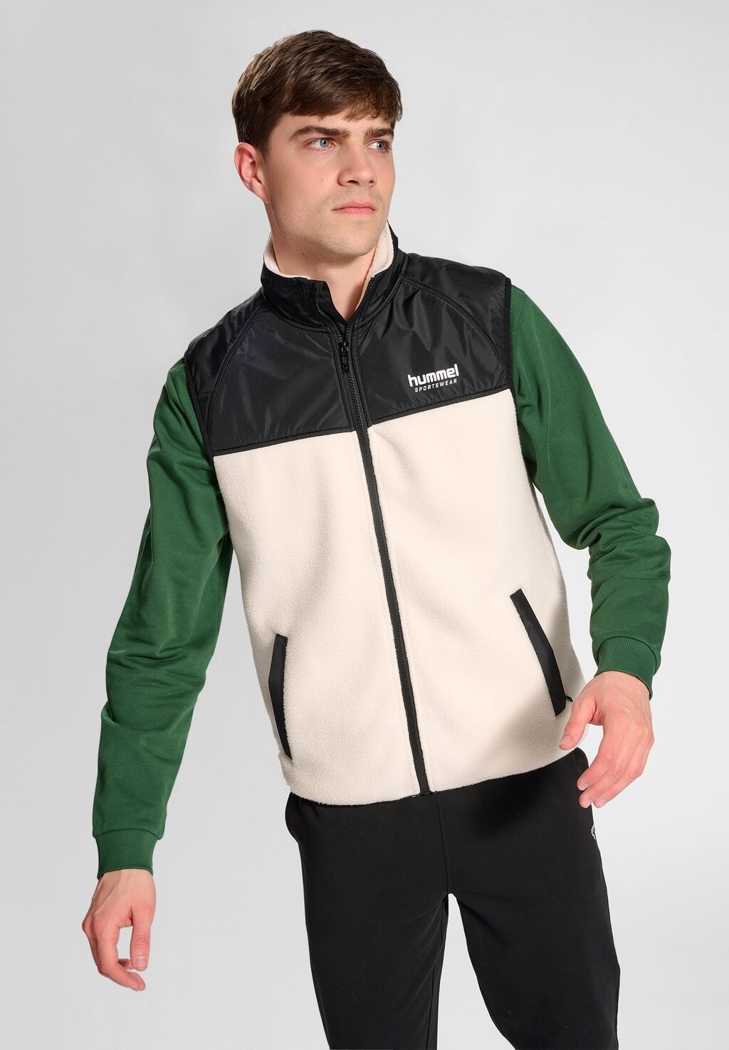 

Жилет Hummel