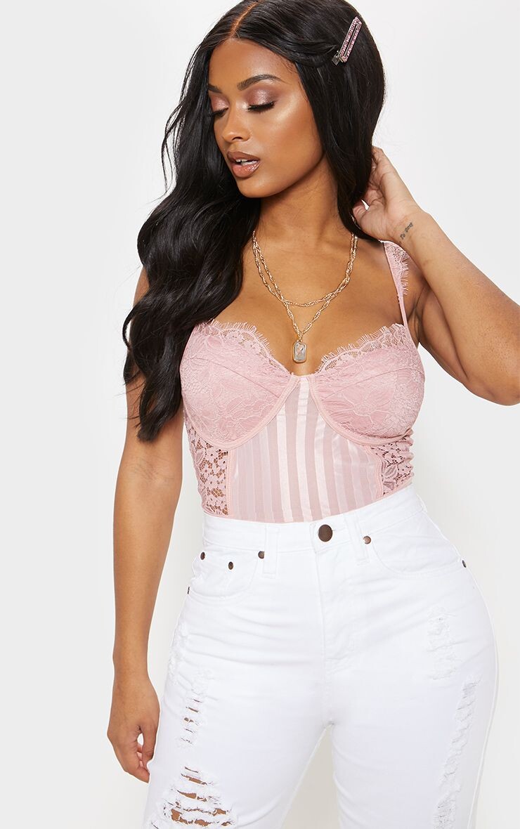 

PrettyLittleThing Боди в полоску из кружевной сетки пыльно-розового цвета