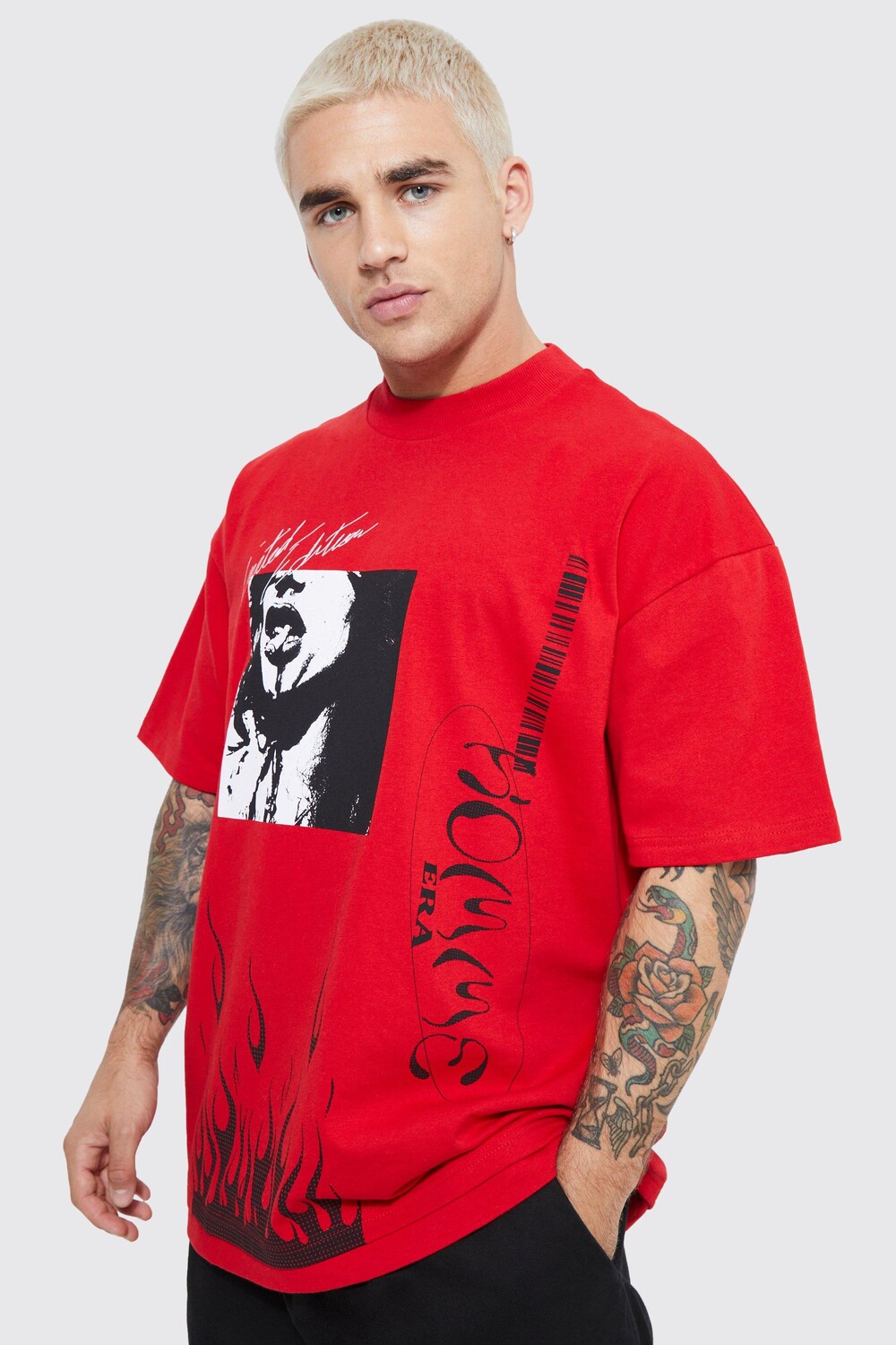 

Футболка оверсайз граффити homme flames Boohoo, красный