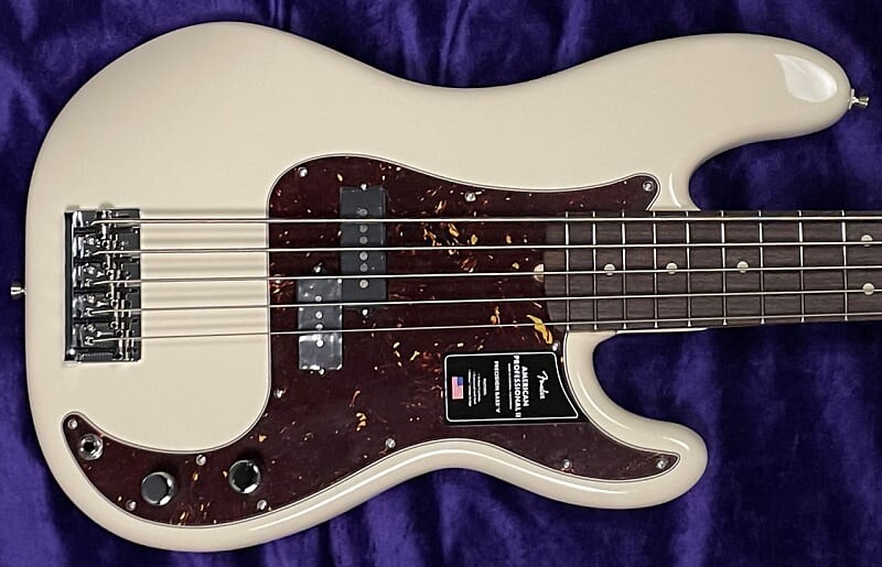 

Басс гитара Fender American Pro II Precision