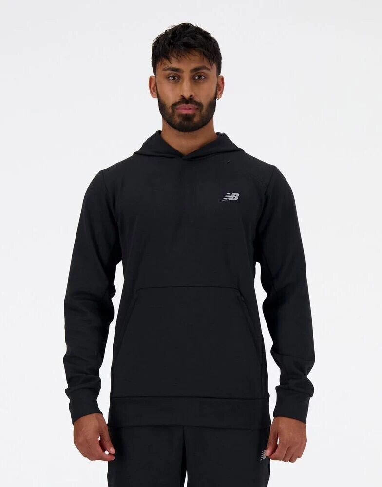 

Черная худи из технического трикотажа New Balance