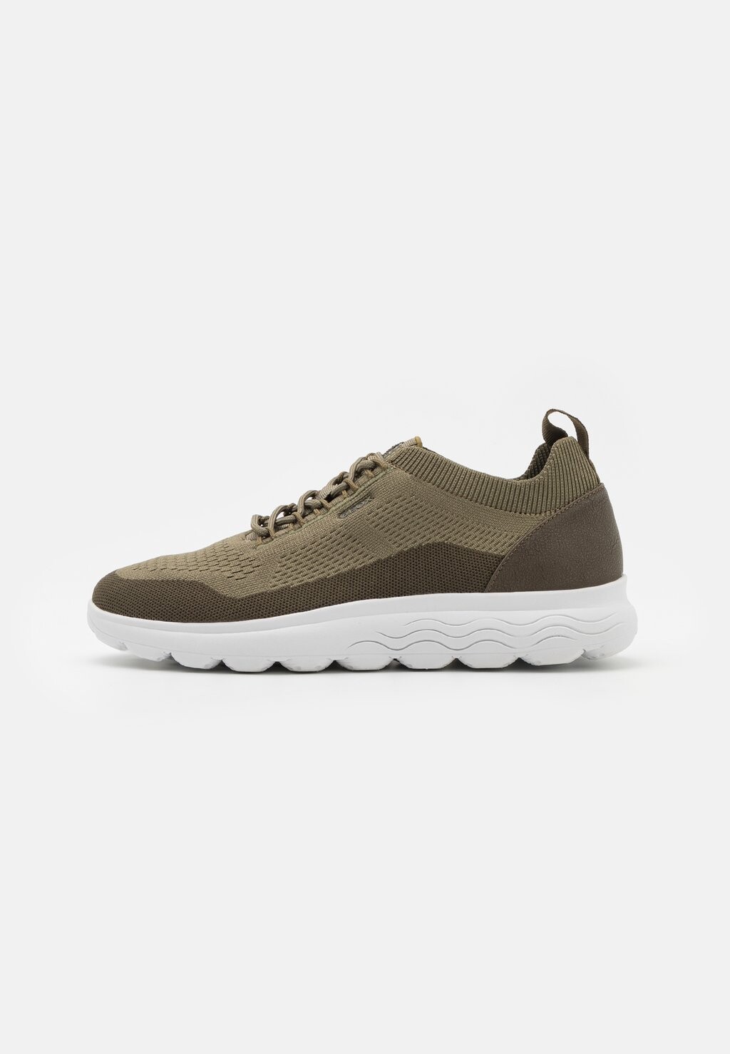 

Кроссовки Geox