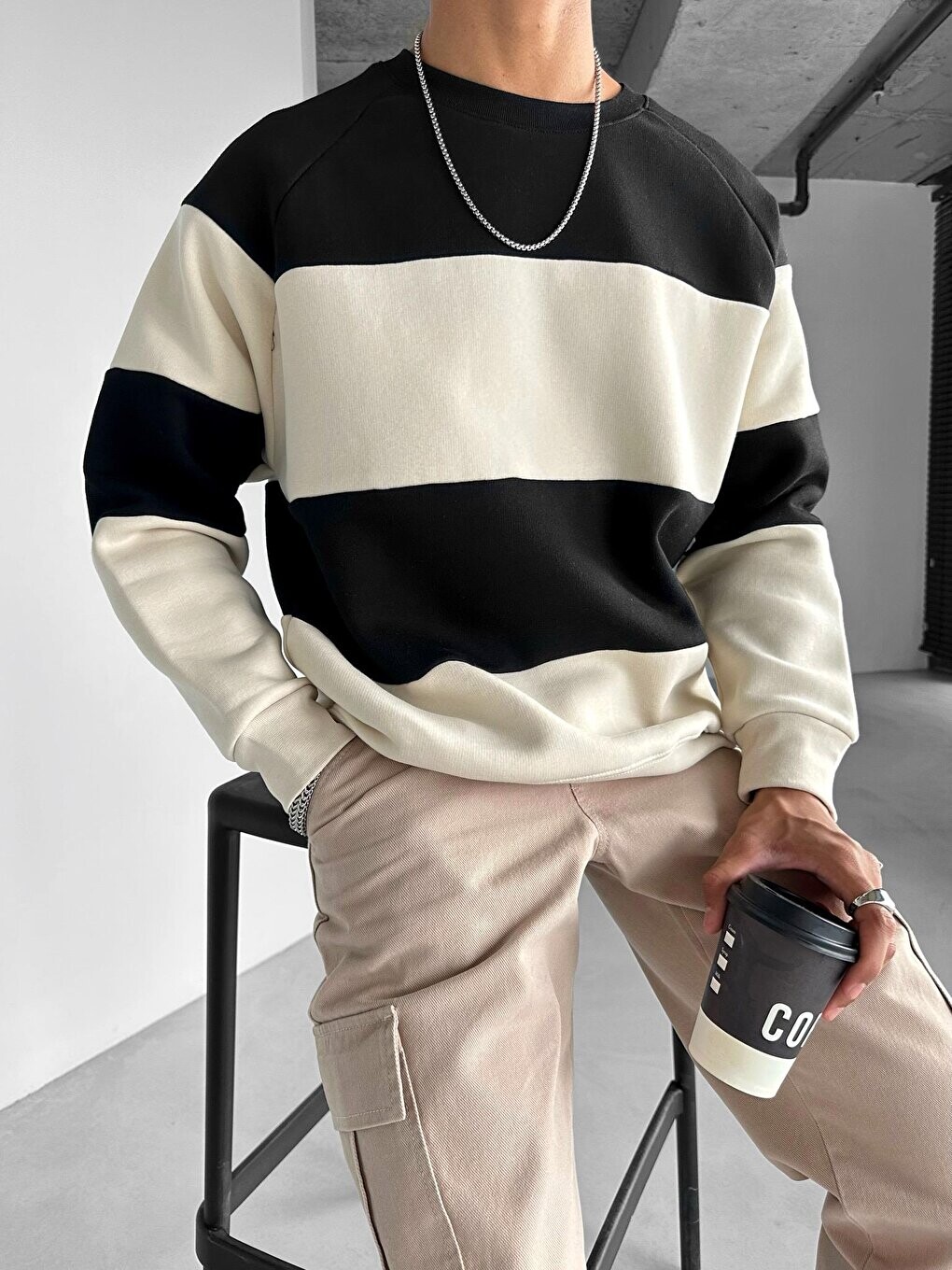 

Полосатый свитшот Oversize Черный ablukaonline