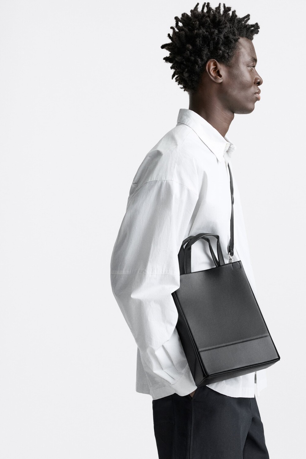 

Сумка оригами среднего размера Zara, черный