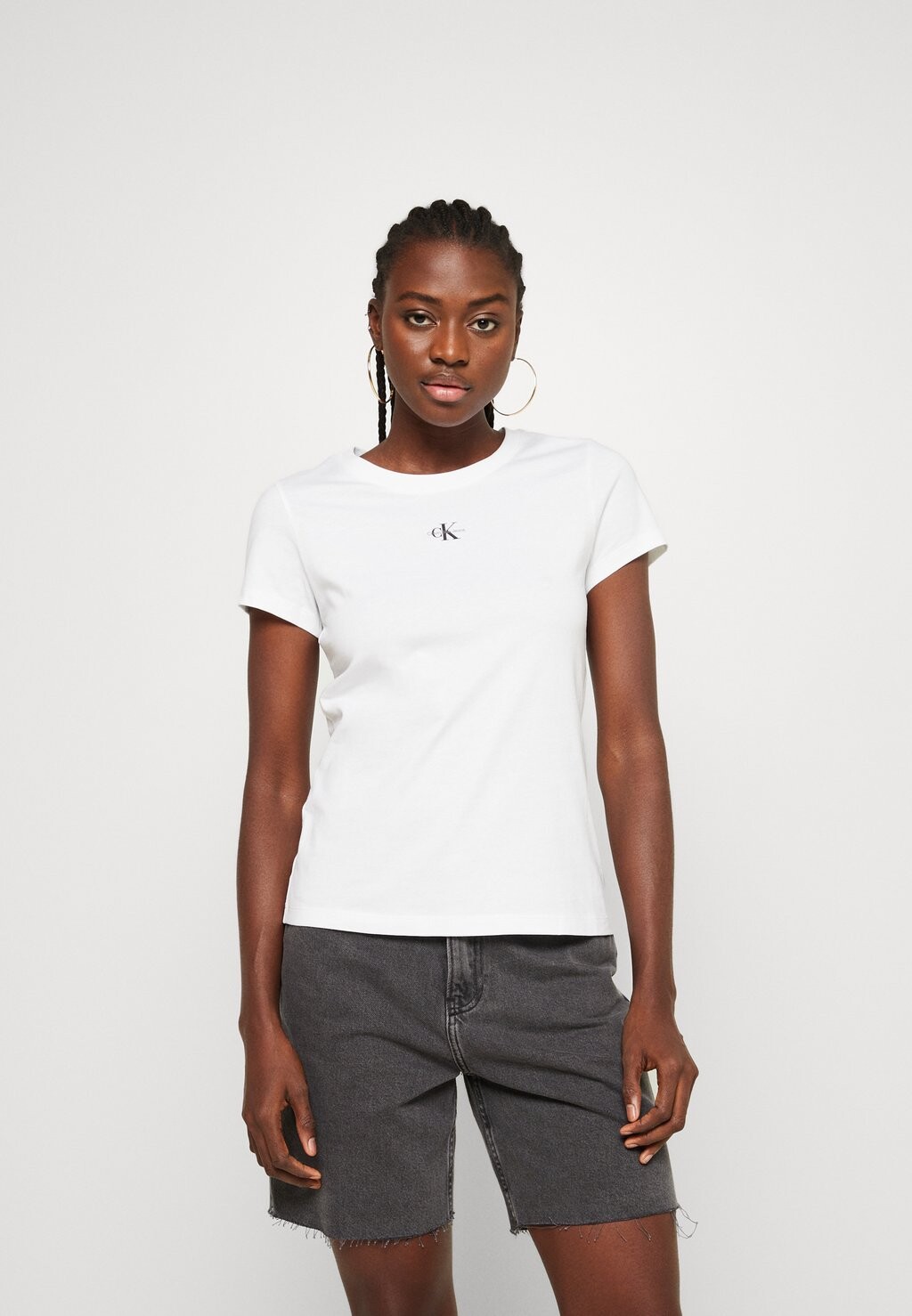 

Базовая футболка Calvin Klein Jeans, белый