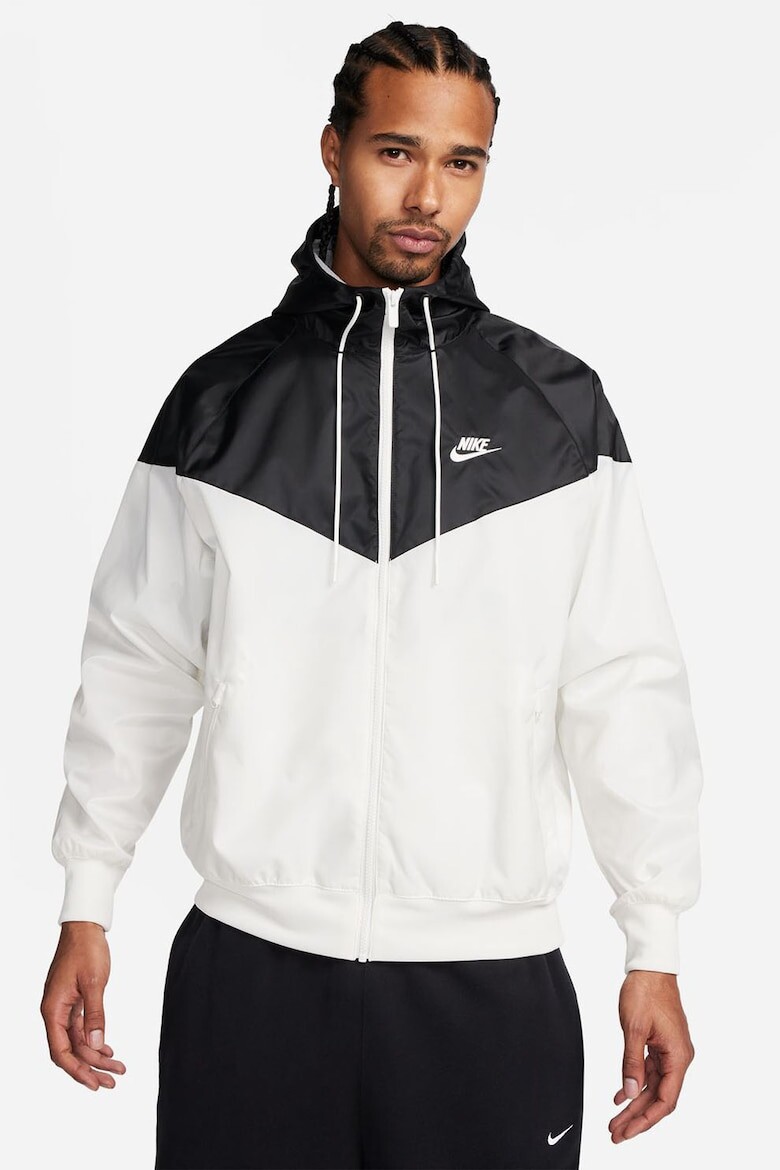 

Куртка Windrunner с капюшоном и контрастами Nike, черный