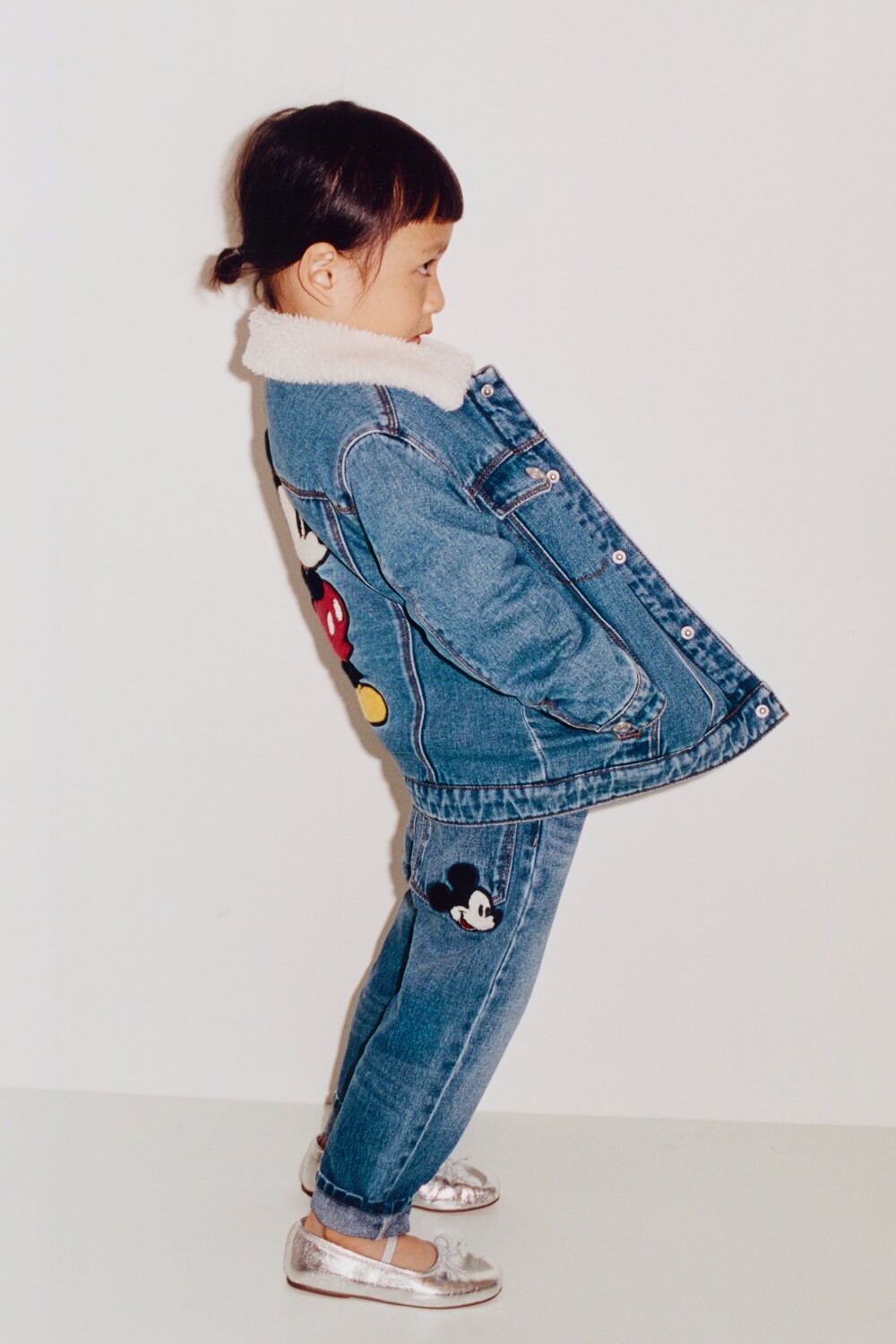 

Мода микки маус disney джинсовая куртка Zara, синий
