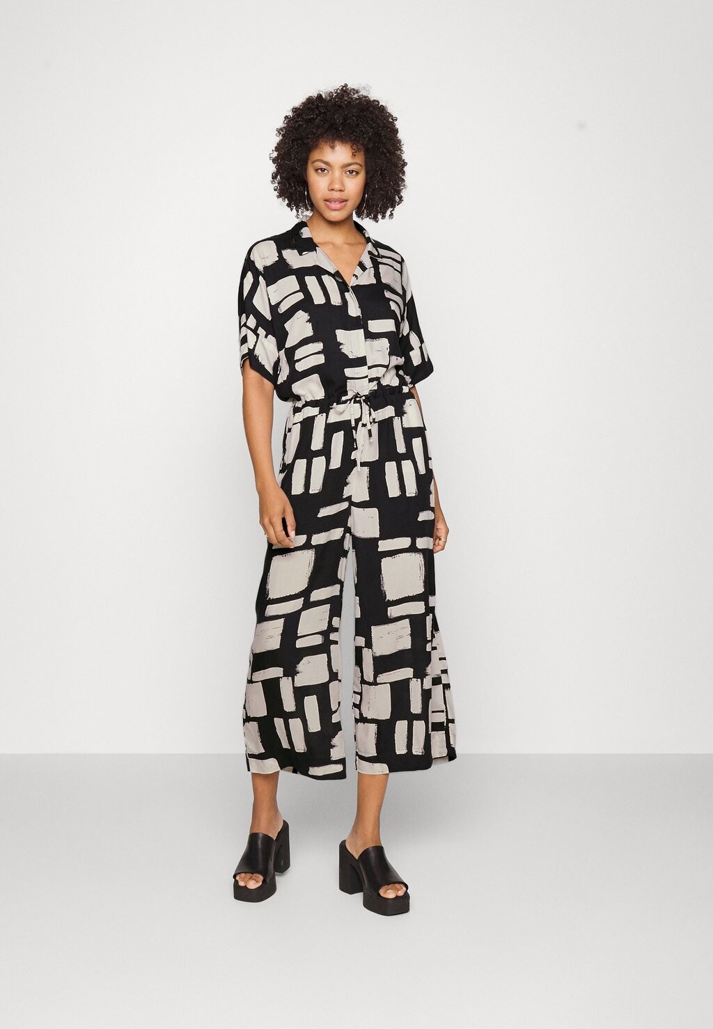 

Комбинезон Monki