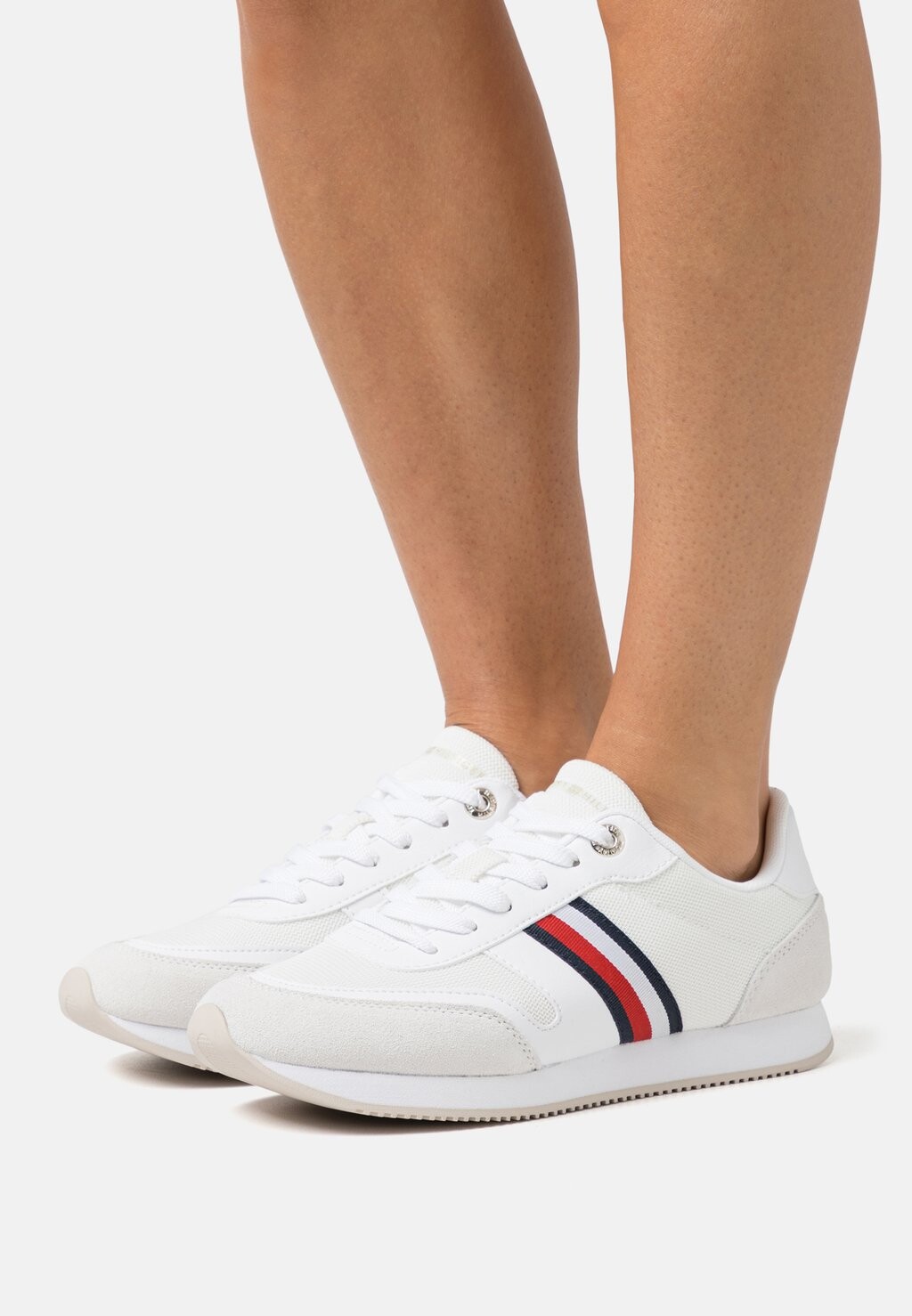 

Кроссовки Tommy Hilfiger, белый Essential Stripes Runner, белый