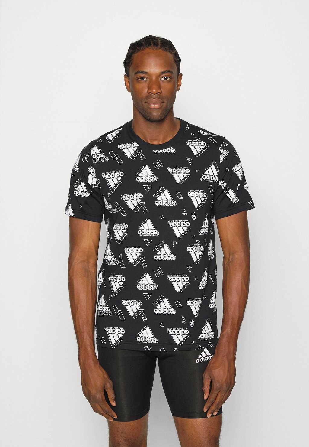 

Футболка с принтом Adidas, черный