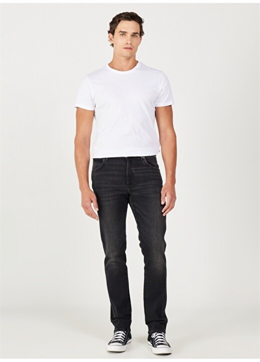 

Мужские джинсовые брюки Slim Fit с нормальной талией Wrangler