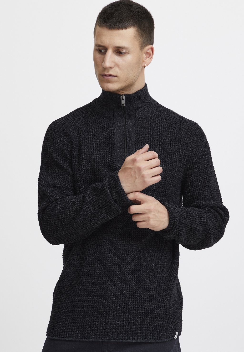 Вязаный свитер Solid, черный