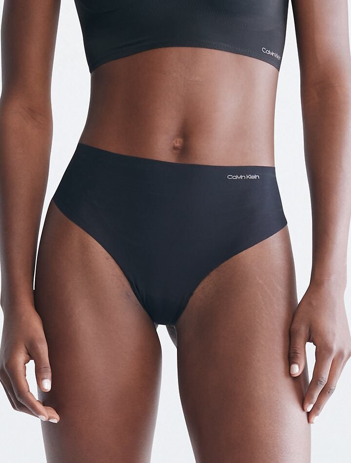 

Стринги Invisibles с высокой талией Calvin Klein, черный