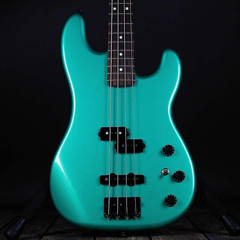 

Fender Boxer Series Precision Bass, Япония - Sherwood Green Metallic 0251760346