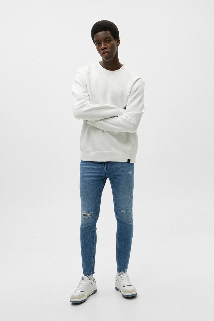 

Рваные джинсы-морковки Pull&Bear, синий