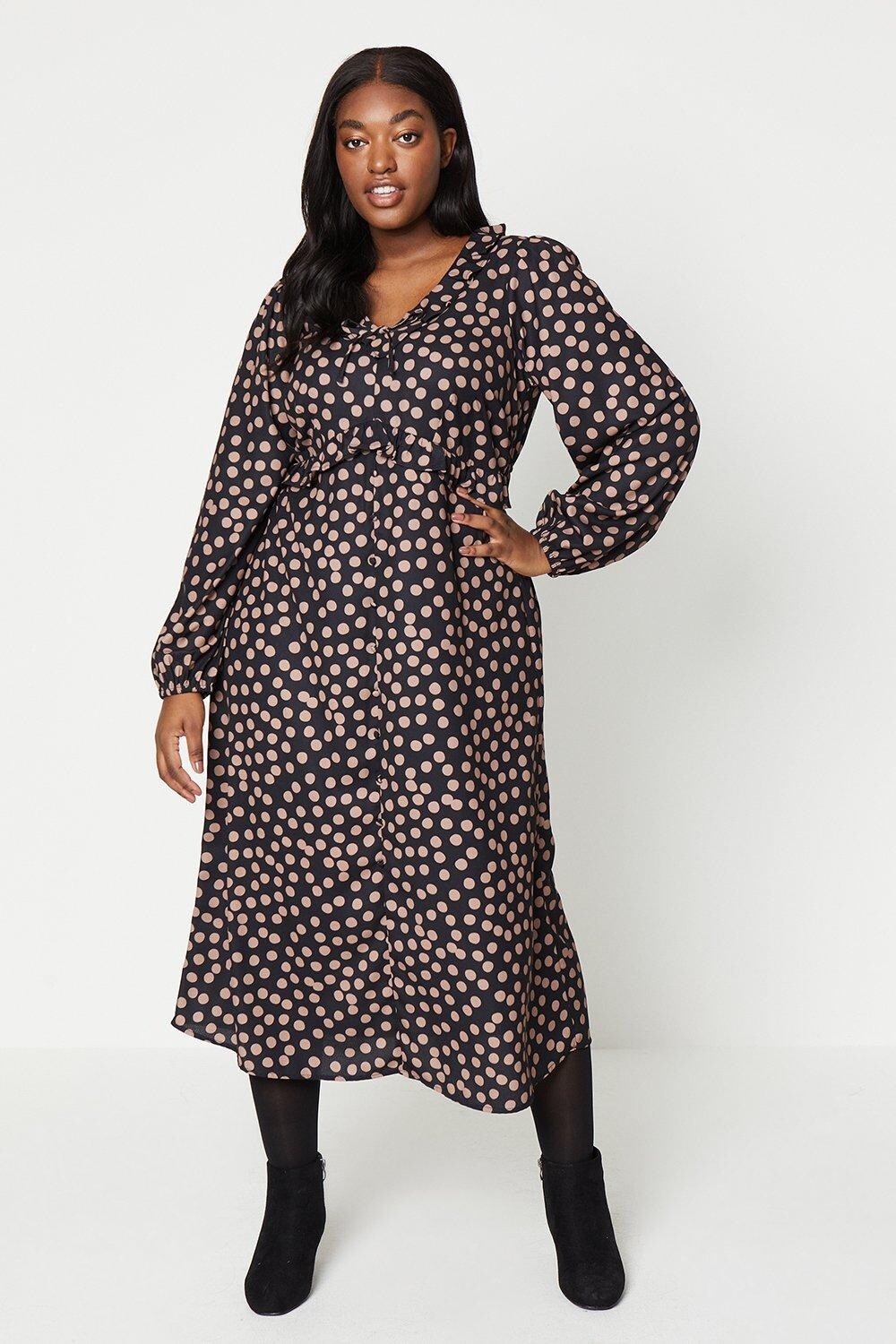 

Платье миди с оборками спереди и пуговицами Curve Spot Dorothy Perkins, черный
