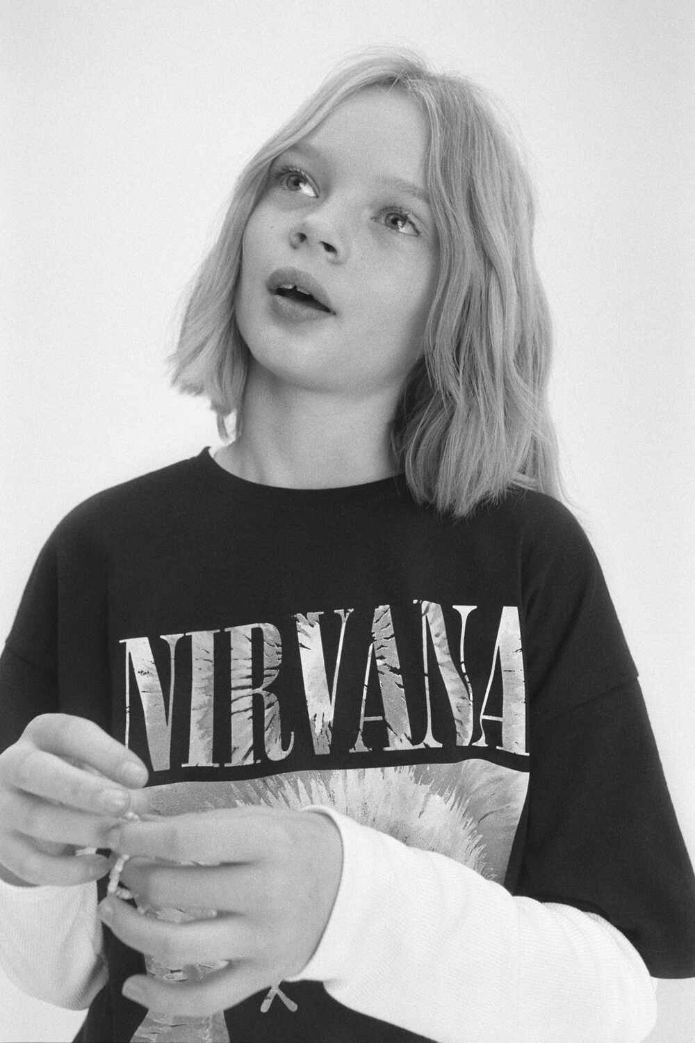 

Футболка нирвана ZARA, черный