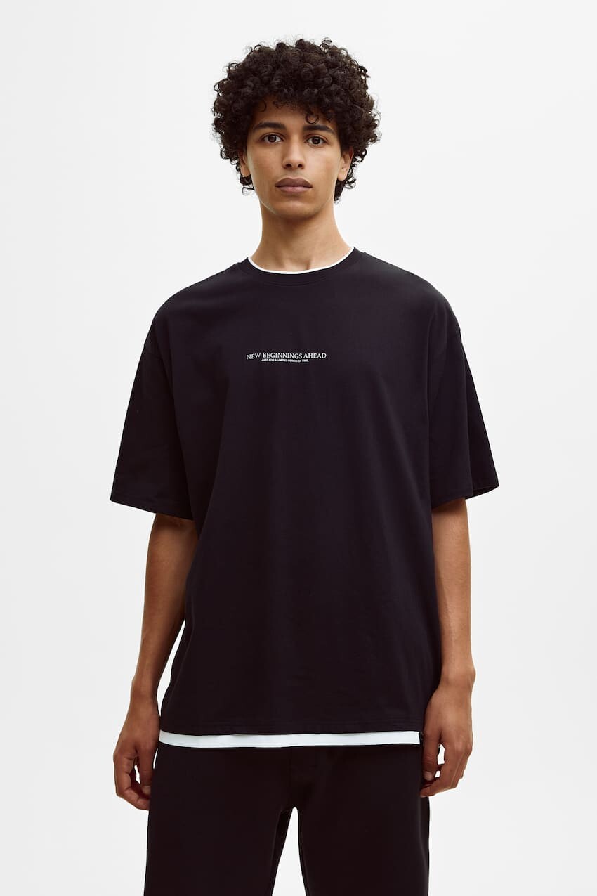 

Футболка с короткими рукавами и контрастными деталями Pull&Bear, черный