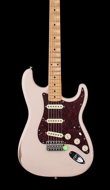 

Stratocaster 60-х Fender Limited Edition Road Worn Stratocaster — Shell Pink #70537 Limited Edition Road Worn '60s Stratocaster