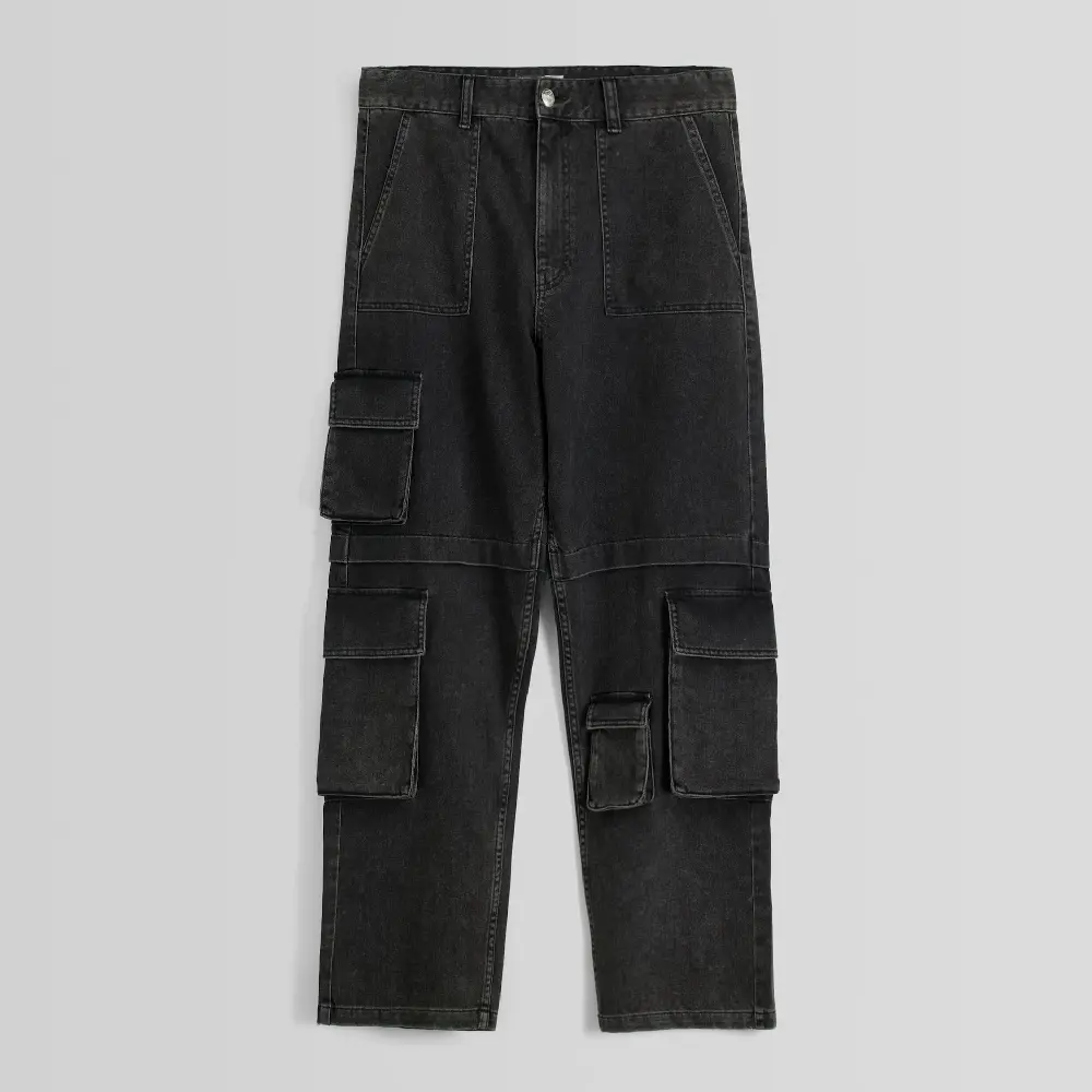 

Джинсы Bershka Multi-pocket Baggy Cargo, черный