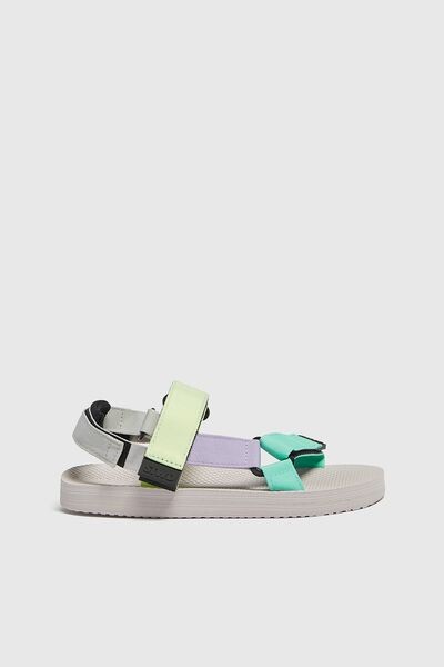 

Спортивные сандалии на плоской подошве PULL&BEAR