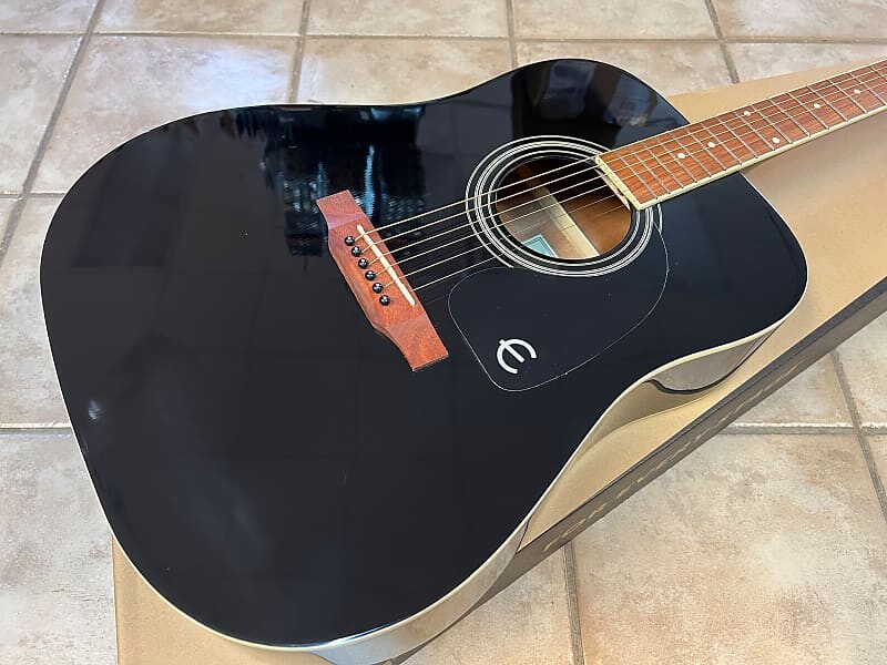 

Epiphone Songmaker DR-100 Черное дерево Songmaker DR-100 Ebony