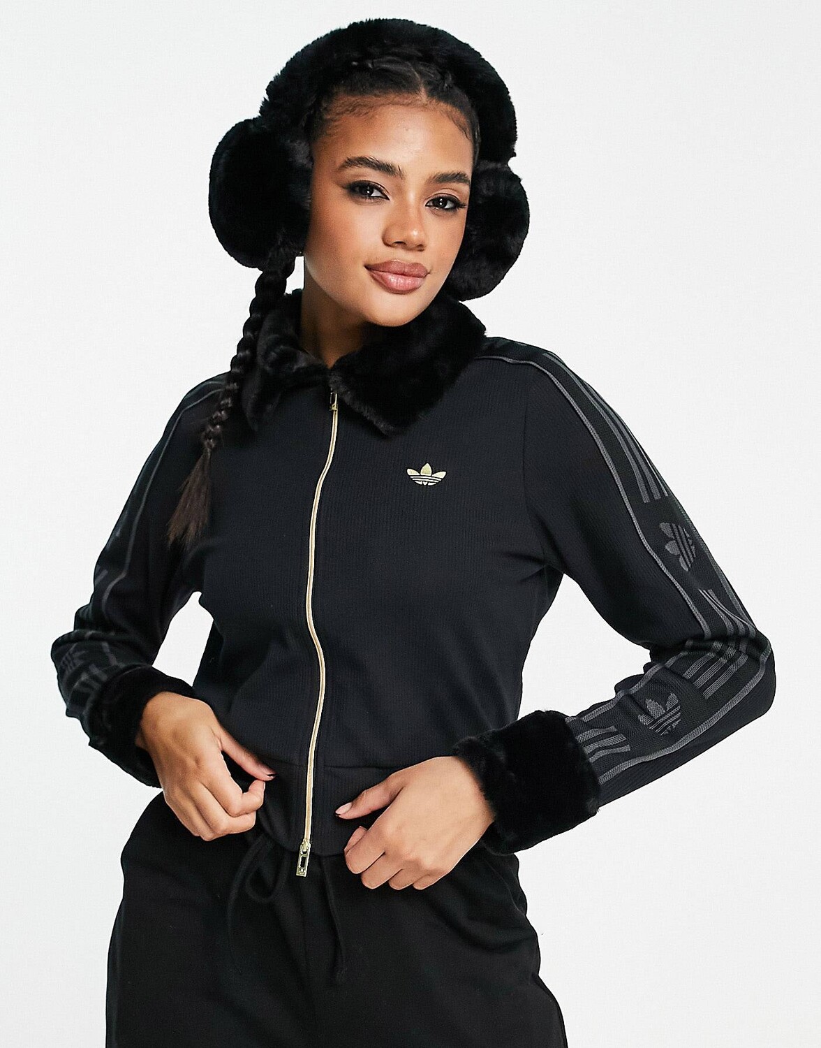 

Черный спортивный топ в рубчик с пушистой отделкой adidas Originals 'ski chic'