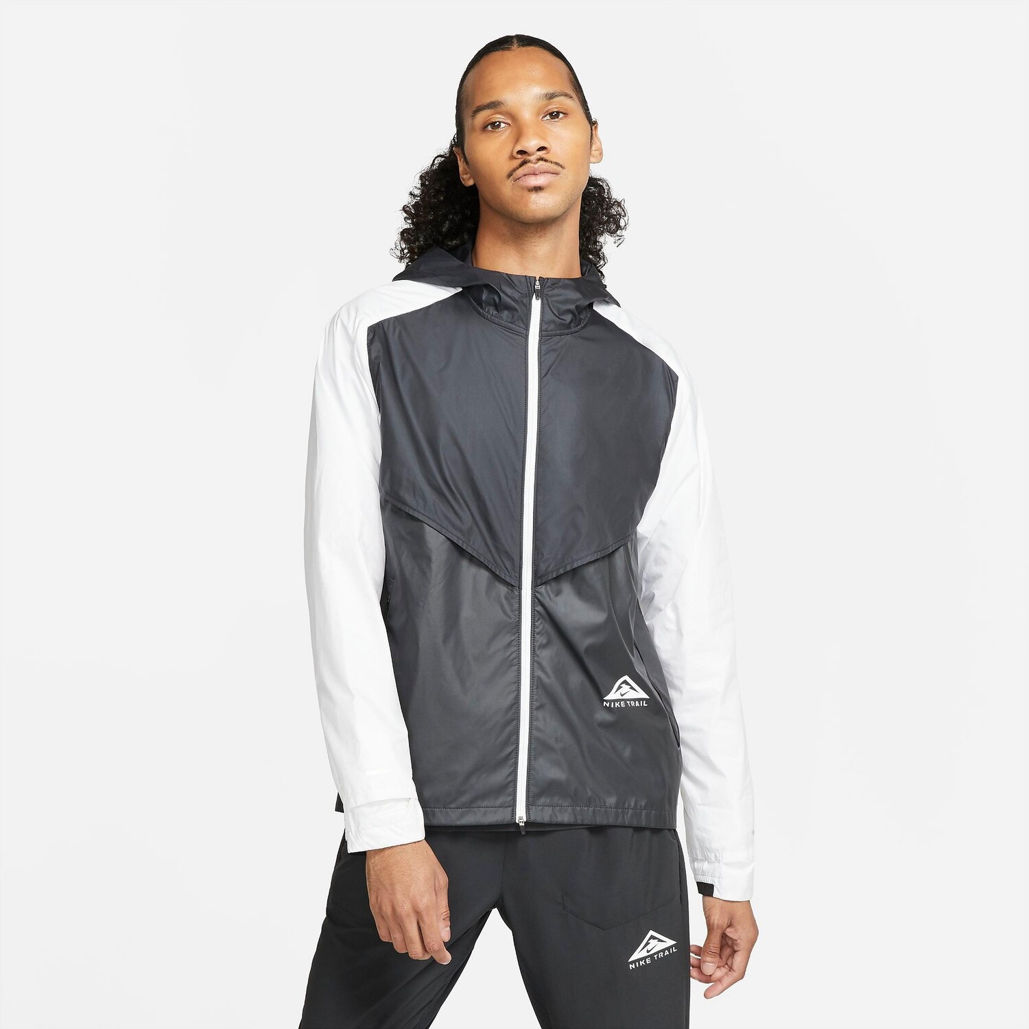 

Мужская куртка Nike Trail Windrunner, черный