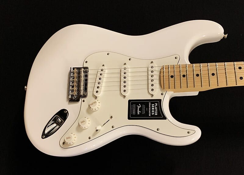 

ПРОИГРЫВАТЕЛЬ STRATOCASTER-Polar White Fender PLAYER STRATOCASTER-