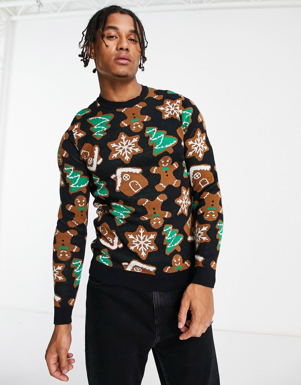 

Вязаный рождественский джемпер с пряничным узором ASOS DESIGN, Черный