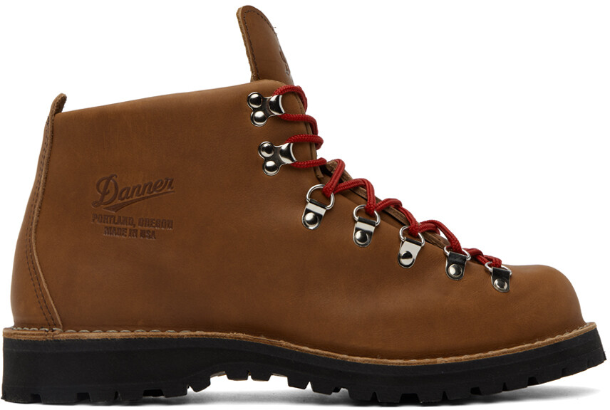 

Легкие сапоги Tan Mountain Danner