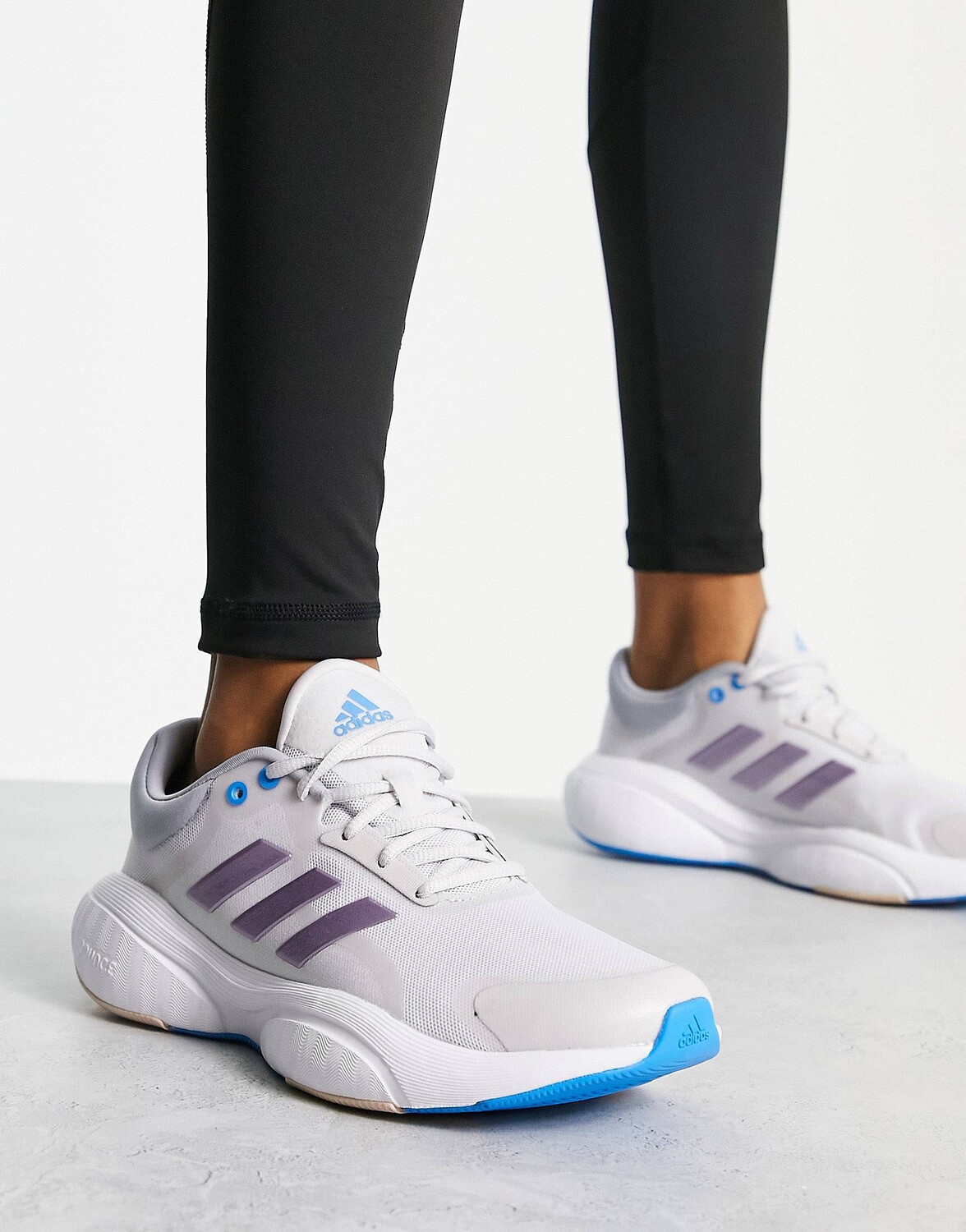 

Серые кроссовки adidas Running Response