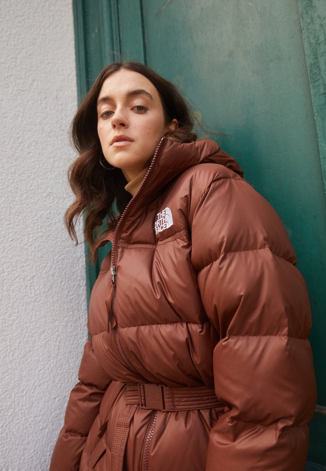 

Пуховик The North Face, dark oak