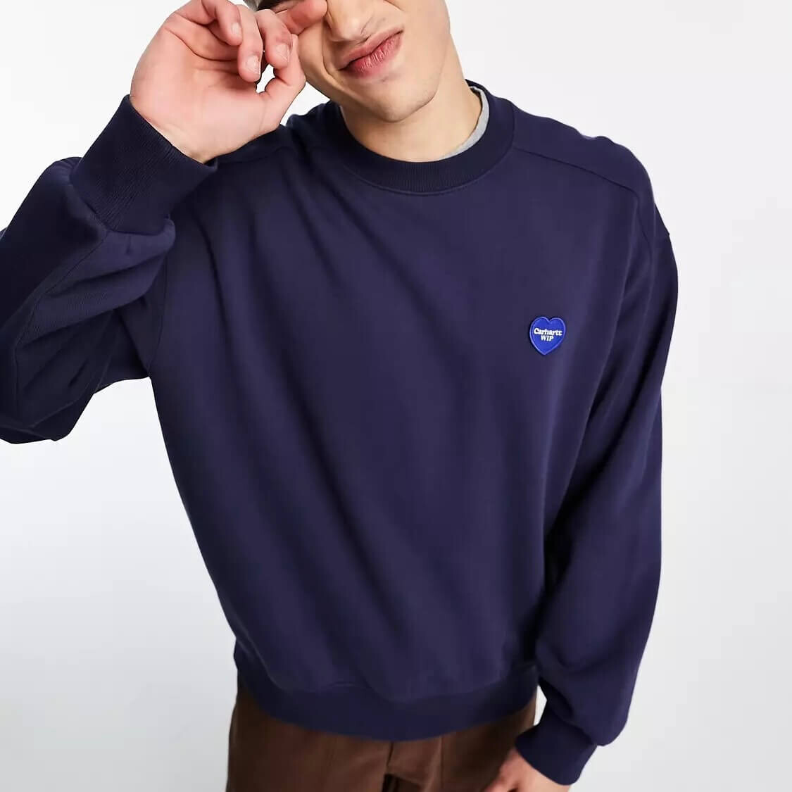 

Свитшот Carhartt WIP Heart Patch, темно-синий