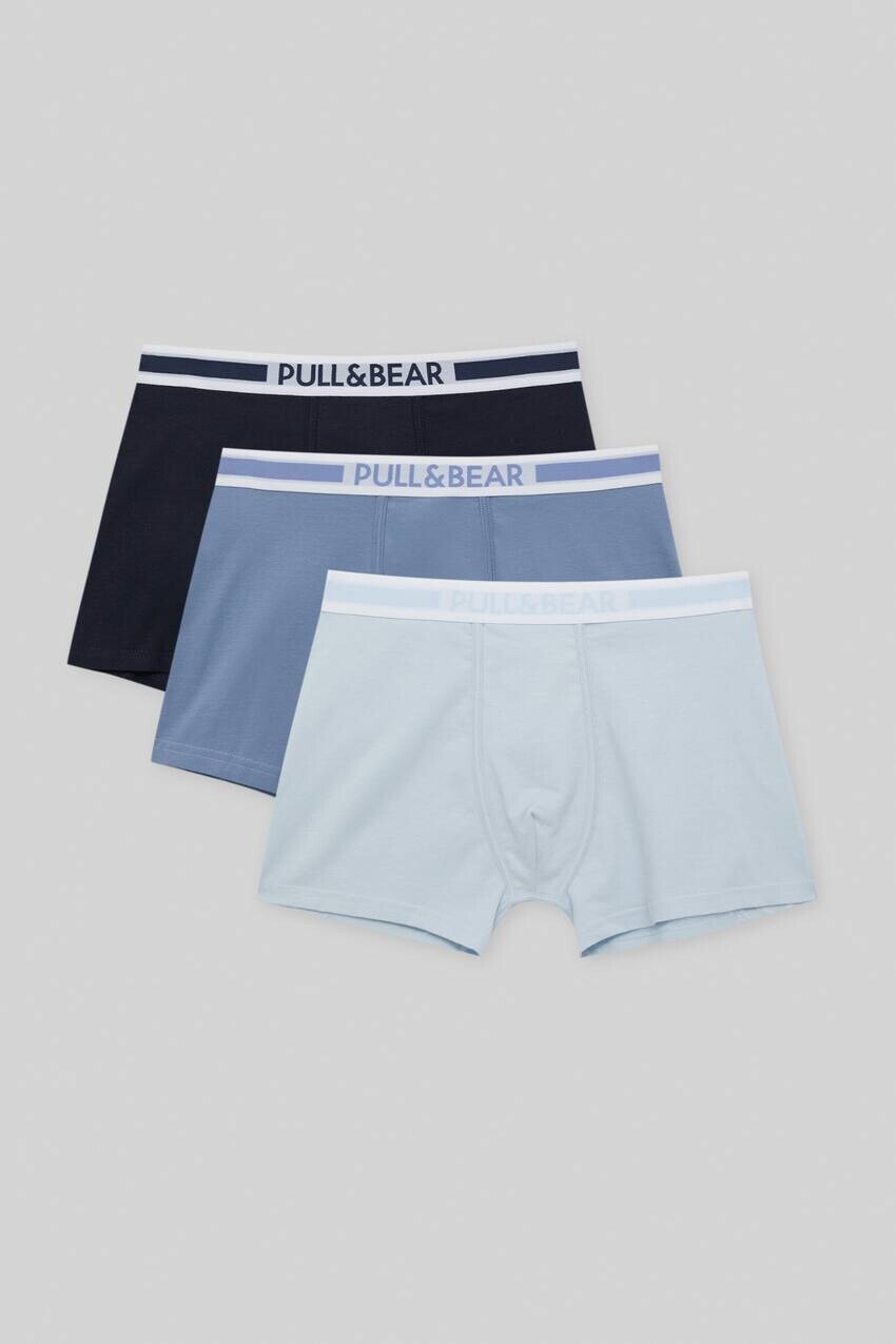 

Набор из 3 цветных базовых боксеров с логотипом на поясе. Pull&Bear
