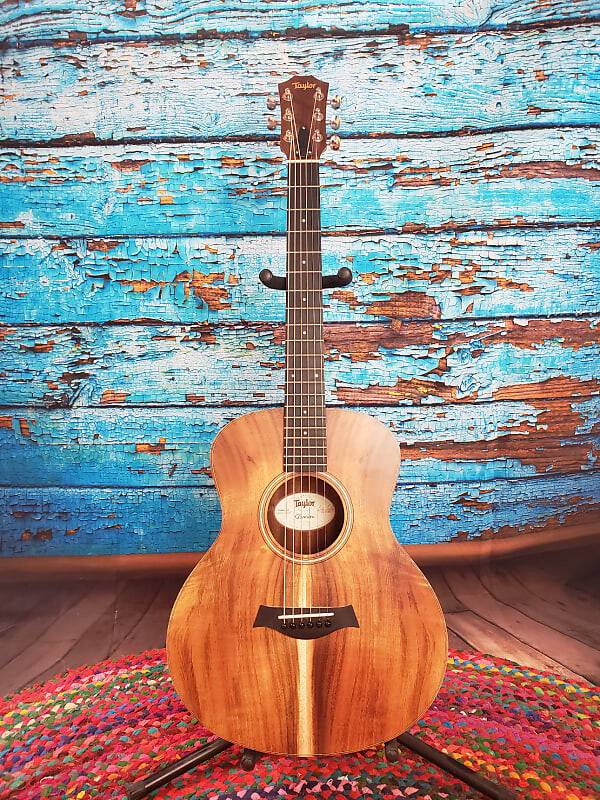 

Taylor GS Mini-e Koa (2015–2022) с PRO GIG BAG/BACKPACKER Taylor Semi Hard BAG TAYLOR