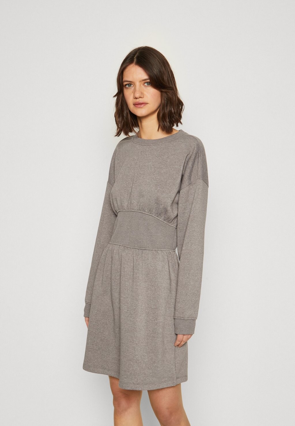 

Платье летнее Vmvibe Dress Vero Moda, цвет medium grey melange