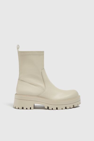 

Эластичные ботильоны на плоской подошве PULL&BEAR