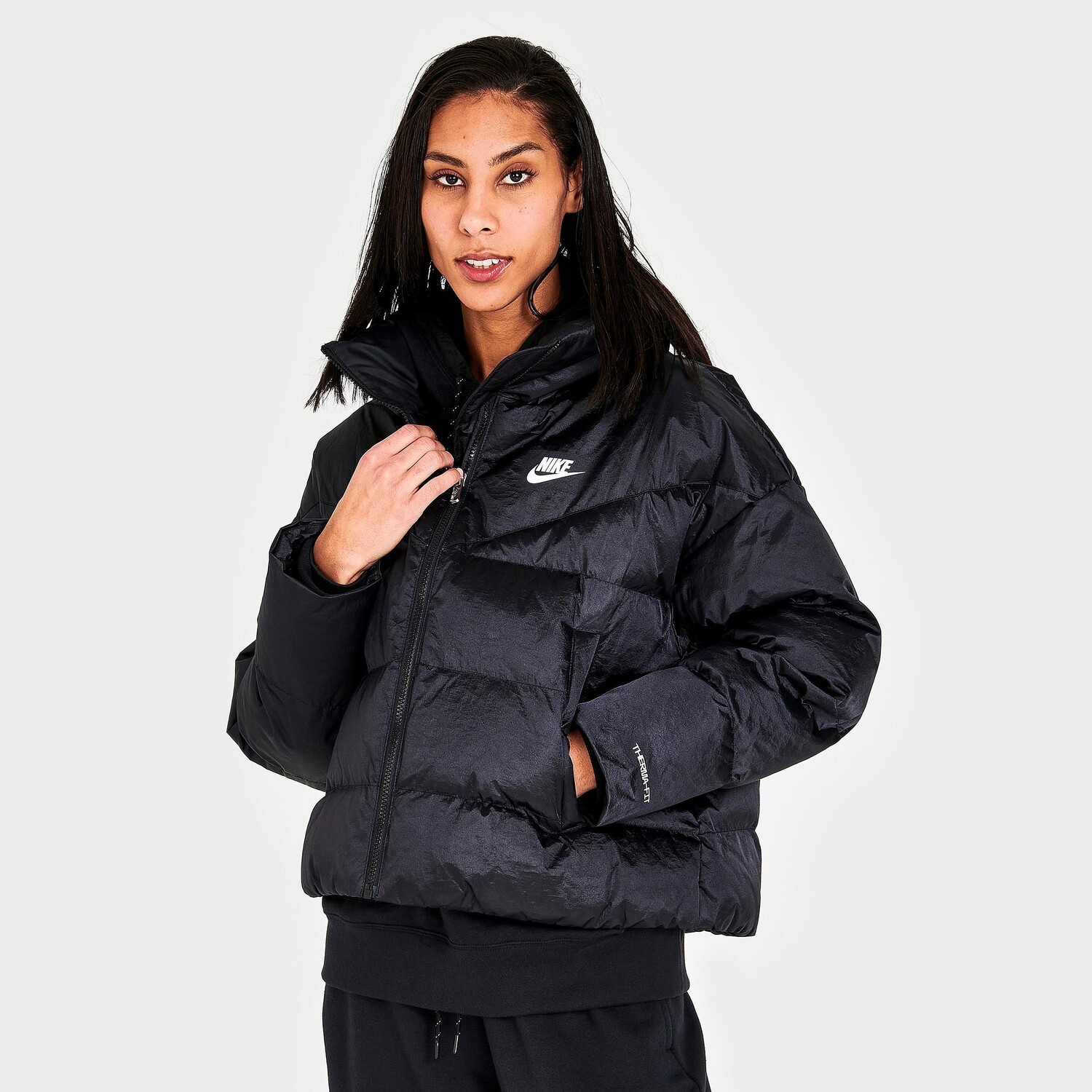 

Женская куртка Nike Sportswear Therma-FIT City Series Shine Puffer, черный