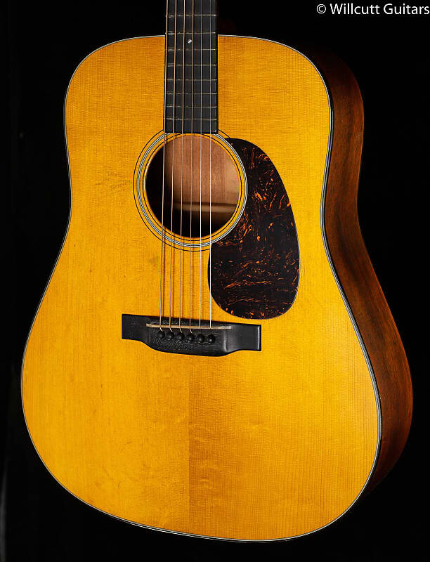 

Martin D-18 Authentic 1939 VTS Aged (733)