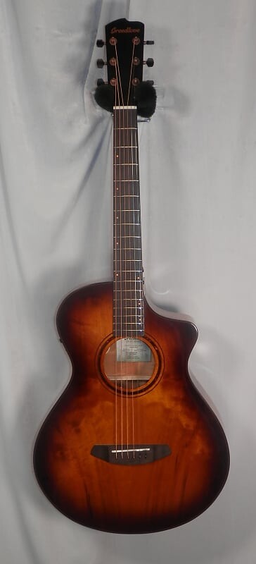 

Breedlove Pursuit Exotic S Concertina Tiger's Eye Myrtlewood-Myrtlewood Cutaway Acoustic Electric New